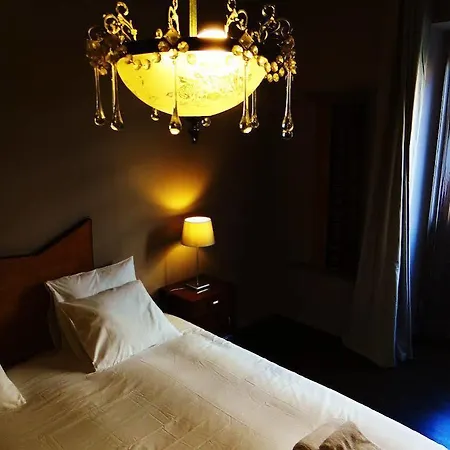 Jo's Place 3* Lisbon